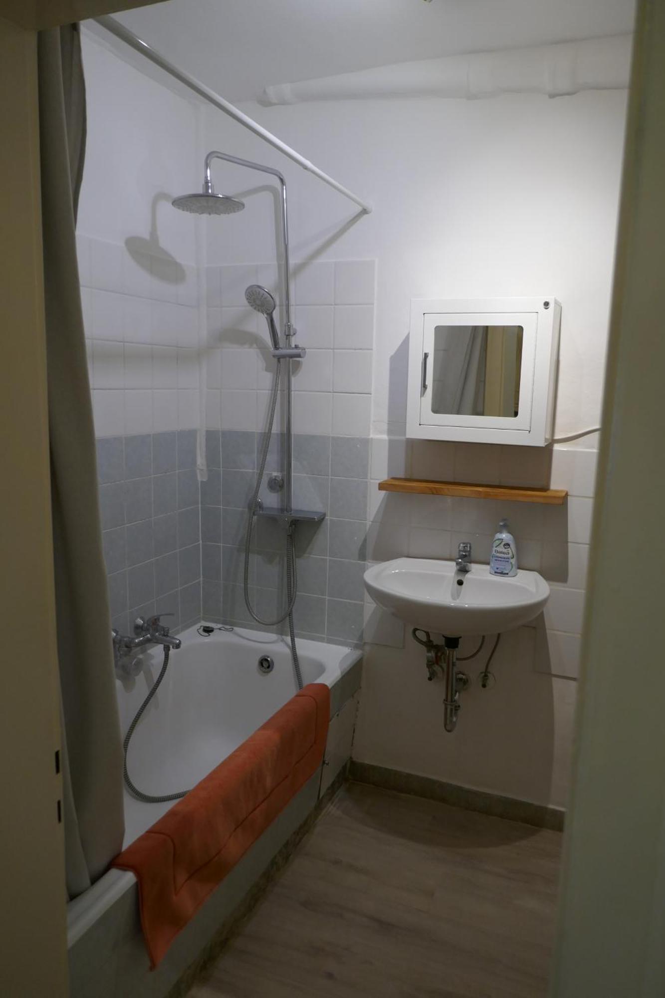 Gemuetliche 2 Zkb Im Zentrum คาร์ลสรูเฮอ ภายนอก รูปภาพ